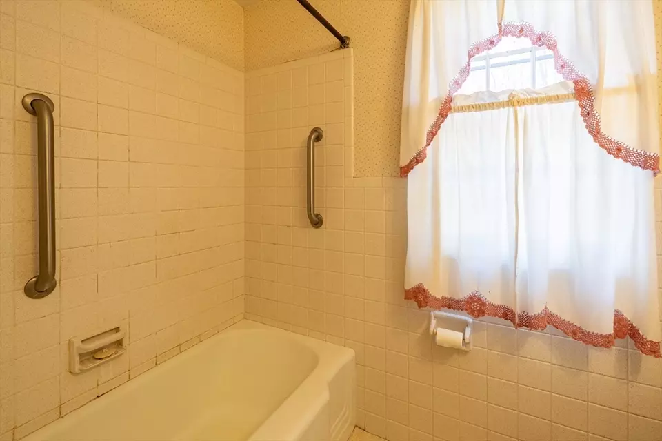 Bath - 26 Sagamore Rd, West Springfield, MA 01089 photo 1 of 4