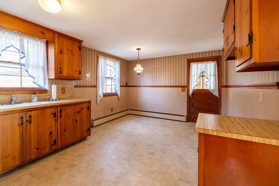 Kitchen - 26 Sagamore Rd, West Springfield, MA 01089 photo 4 of 4