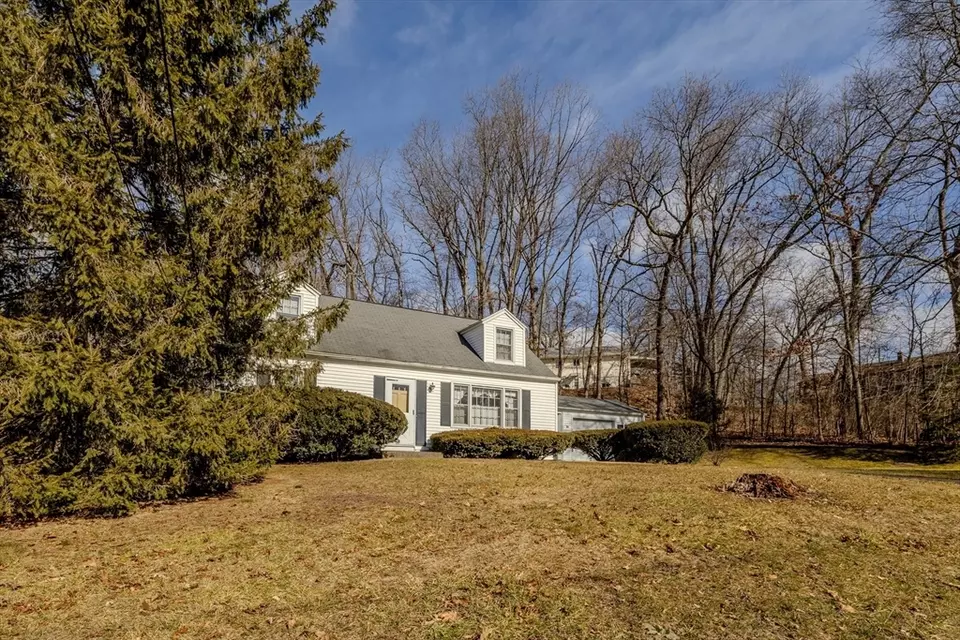 Exterior - 26 Sagamore Rd, West Springfield, MA 01089 photo 5 of 6