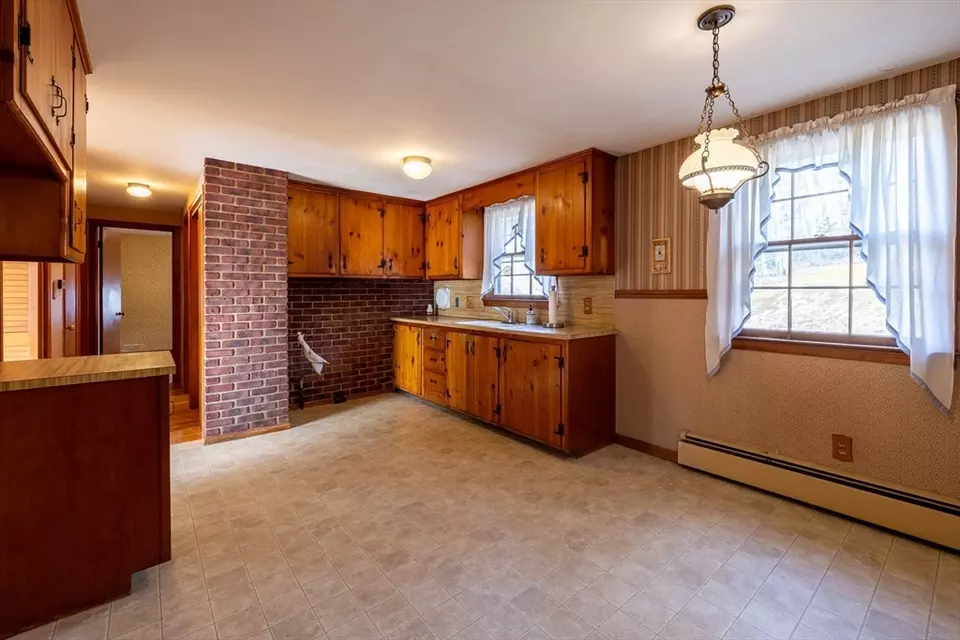 Kitchen - 26 Sagamore Rd, West Springfield, MA 01089 photo 1 of 4