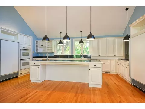 3 Macomber Ln, Framingham, MA 01702 photo 8