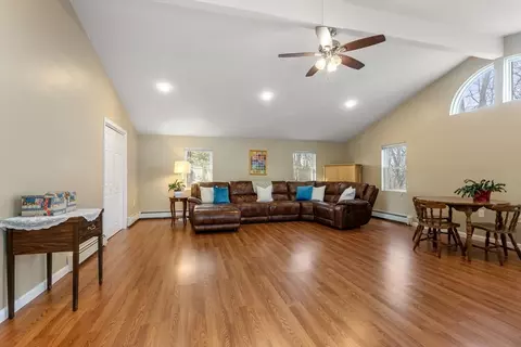 16 Daniels Rd, Framingham, MA 01701