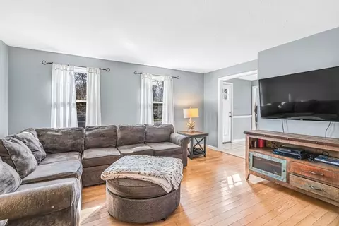 Living - 6 Cobblestone Dr, Franklin, MA 02038 photo 3 of 6