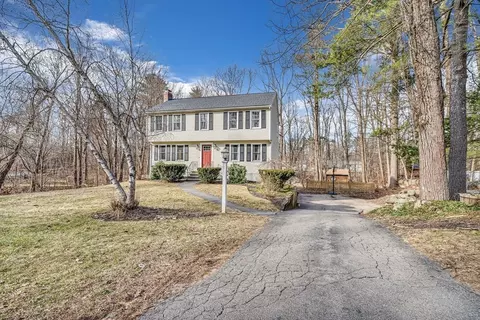 Exterior - 6 Cobblestone Dr, Franklin, MA 02038 photo 6 of 9