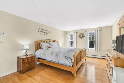Bedroom - 6 Cobblestone Dr, Franklin, MA 02038 photo 2 of 9