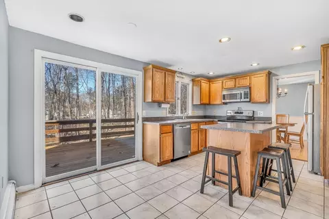 Kitchen - 6 Cobblestone Dr, Franklin, MA 02038 photo 1 of 4