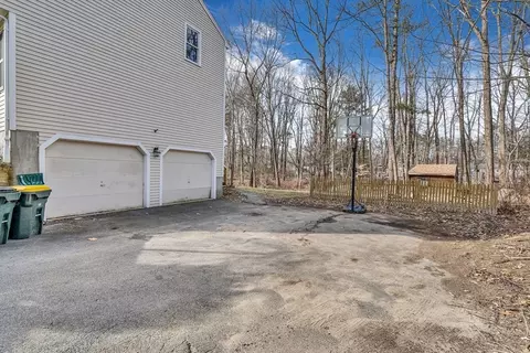 Exterior - 6 Cobblestone Dr, Franklin, MA 02038 photo 9 of 9