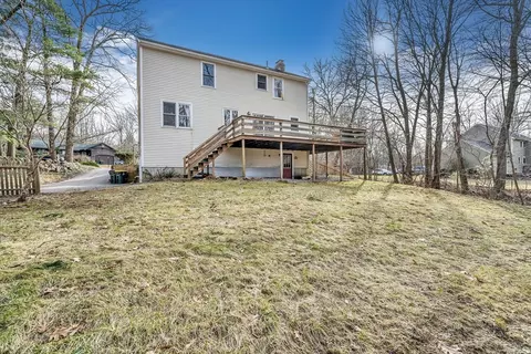 Exterior - 6 Cobblestone Dr, Franklin, MA 02038 photo 3 of 9