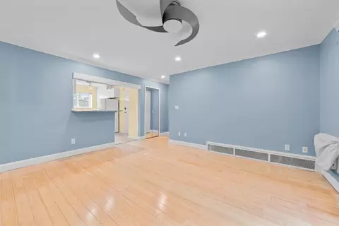 26 Westgate Rd #26-4, Boston College, MA 02467