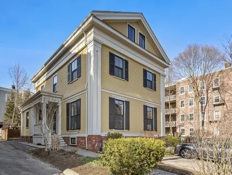 31 Fayette St #31, Cambridge, MA 02139