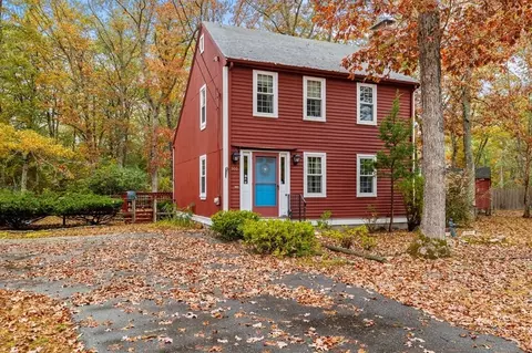 500 Old Meeting House Rd, Falmouth, MA 02536