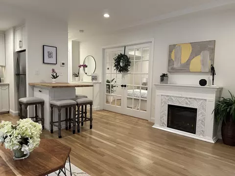 2 Clarendon #101, Boston, MA 02116