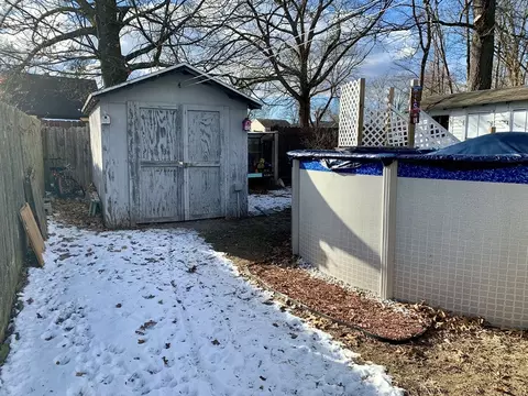 Exterior - 46 Marsden St, Springfield, MA 01109 photo 5 of 6