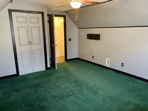 Bedroom - 46 Marsden St, Springfield, MA 01109 photo 4 of 4