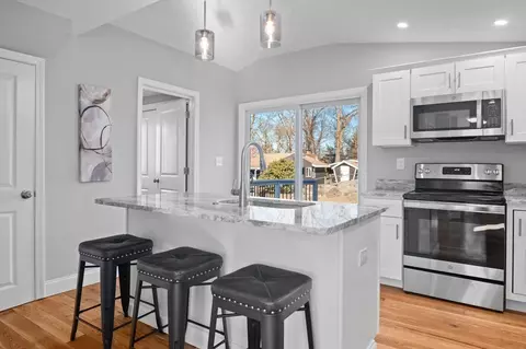 282 Lynnfield St # -R, Peabody, MA 01960