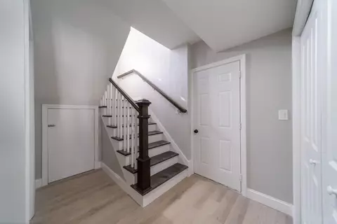 Entry Way - 16 Adelle Circuit, Worcester, MA 01607 photo 4 of 5