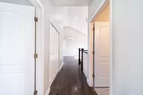 Entry Way - 16 Adelle Circuit, Worcester, MA 01607 photo 3 of 5