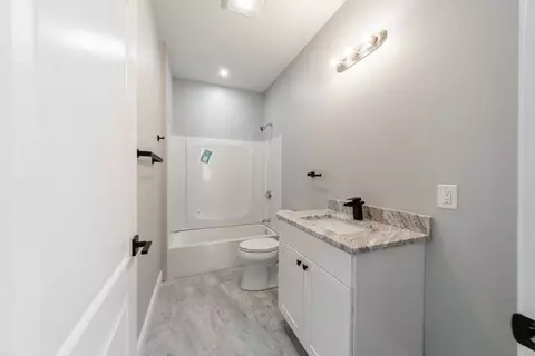 Bath - 16 Adelle Circuit, Worcester, MA 01607 photo 1 of 3