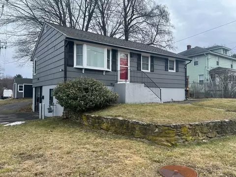 23 W Main St, Millbury, MA 01527