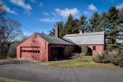 Exterior - 141 Walpole St, Dover, MA 02030 photo 2 of 8