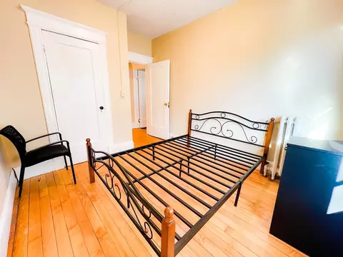 Bedroom - 68 Forest Park Ave, Springfield, MA 01108 photo 1 of 1
