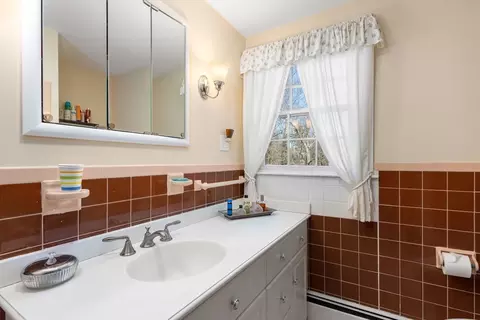 Bath - 57 Colonial Rd, Needham, MA 02492 photo 1 of 1