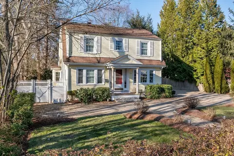 374 Weston Rd, Wellesley, MA 02482