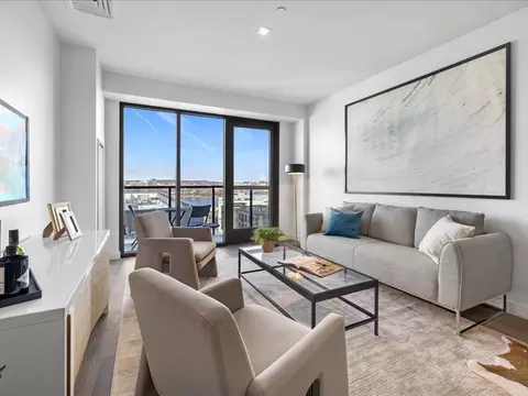 375 Canal St #911, Somerville, MA 02145