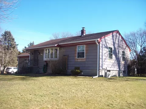 113 S Main St, Freetown, MA 02702
