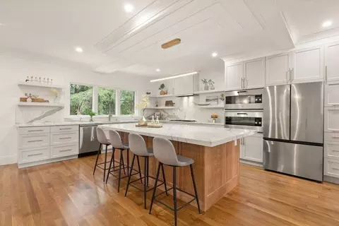 11 Brooks St, Winchester, MA 01890