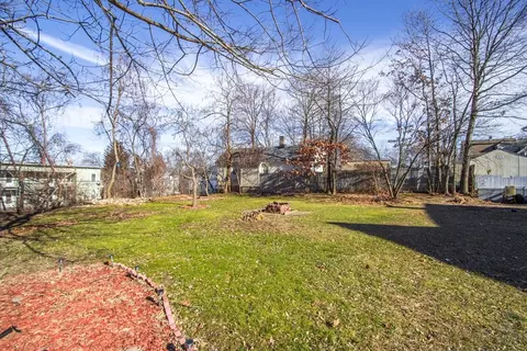 Exterior - 1402-1404 Worcester St, Springfield, MA 01151 photo 4 of 8