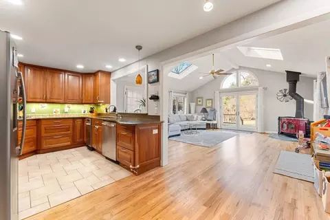 47 Shermans Bridge Rd, Wayland, MA 01778