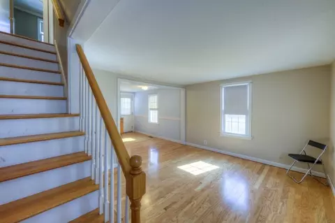 Entry Way - 21 Marchioness Rd, Springfield, MA 01129 photo 1 of 1