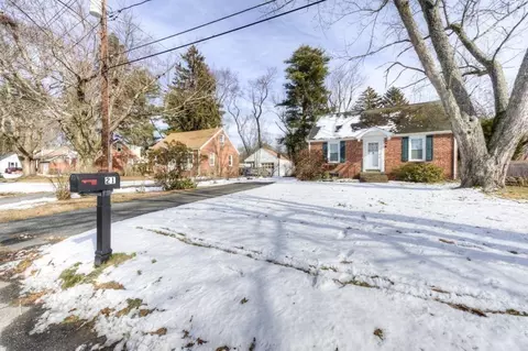 Exterior - 21 Marchioness Rd, Springfield, MA 01129 photo 2 of 10