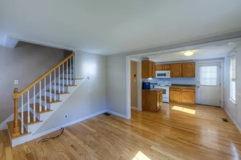 Living - 21 Marchioness Rd, Springfield, MA 01129 photo 1 of 2
