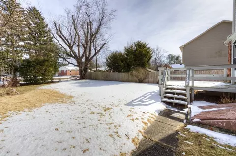 Exterior - 21 Marchioness Rd, Springfield, MA 01129 photo 3 of 10