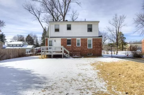 Exterior - 21 Marchioness Rd, Springfield, MA 01129 photo 6 of 10