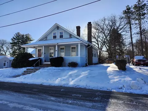Exterior - 6 Pioneer Rd, Worcester, MA 01604 photo 2 of 14