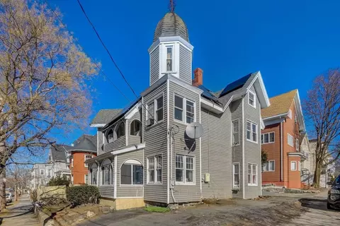 72 Newhall St, Lynn, MA 01902