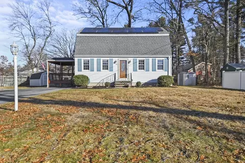 88 Temple St, Tewksbury, MA 01876