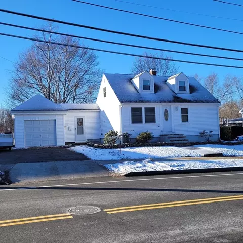 74 Hobart St, Danvers, MA 01923