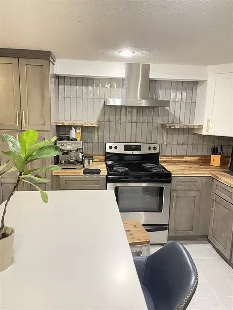 770 Cummins Hwy #2, Boston, MA 02126