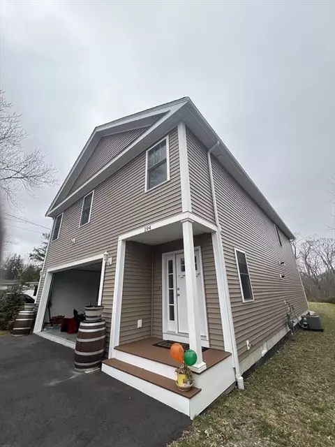 194 Sanford Rd, Westport, MA 02790