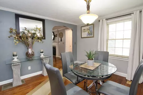 Dining - 200 Florida St, Springfield, MA 01109 photo 2 of 4