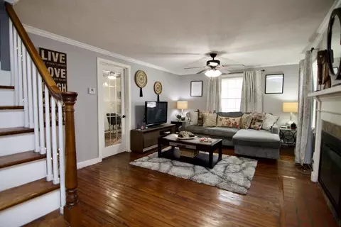 Living - 200 Florida St, Springfield, MA 01109 photo 1 of 8