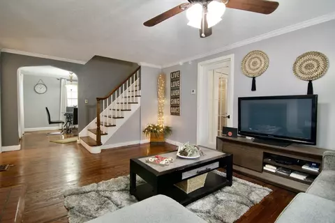 Living - 200 Florida St, Springfield, MA 01109 photo 6 of 8