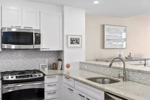 Kitchen - 23 Shipyard Dr #202, Hingham, MA 02043 photo 2 of 3