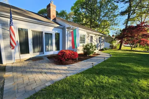 1 Merganser Ln, Yarmouth, MA 02673