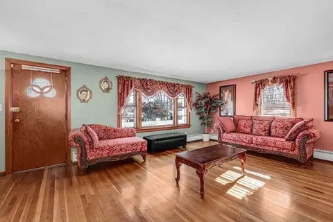 Living - 30 Saybrook Rd, Worcester, MA 01604 photo 3 of 4