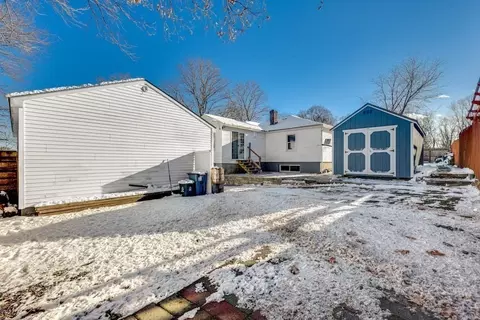 Exterior - 30 Saybrook Rd, Worcester, MA 01604 photo 5 of 7